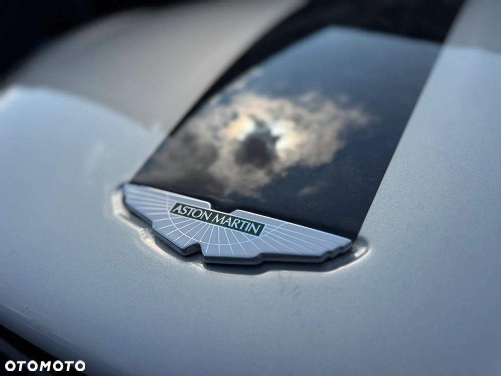 Aston Martin DB11 Launch Edition - 8