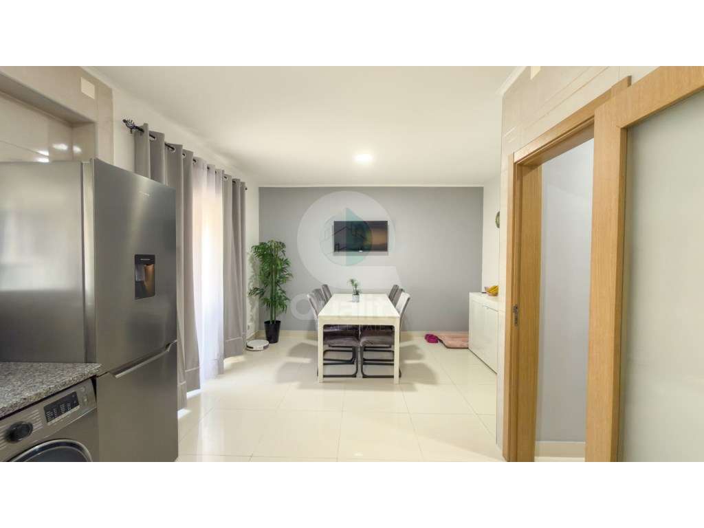 Apartamento T3 convertido em T2 na Verderena - Grande imagem: 4/30