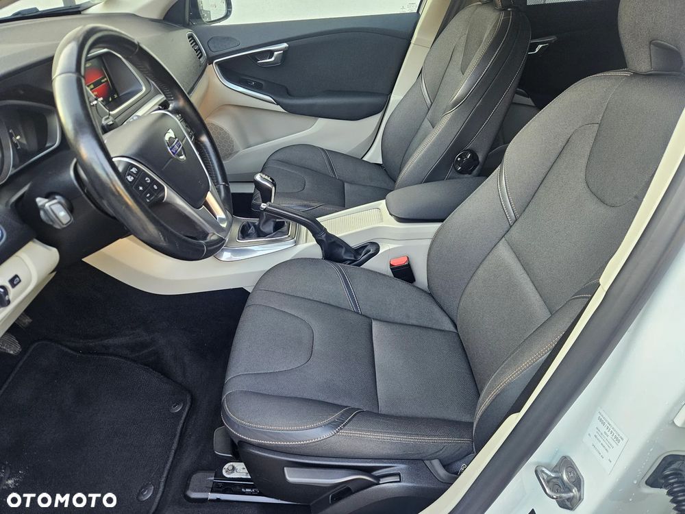 Volvo V40 Cross Country D2 - 10
