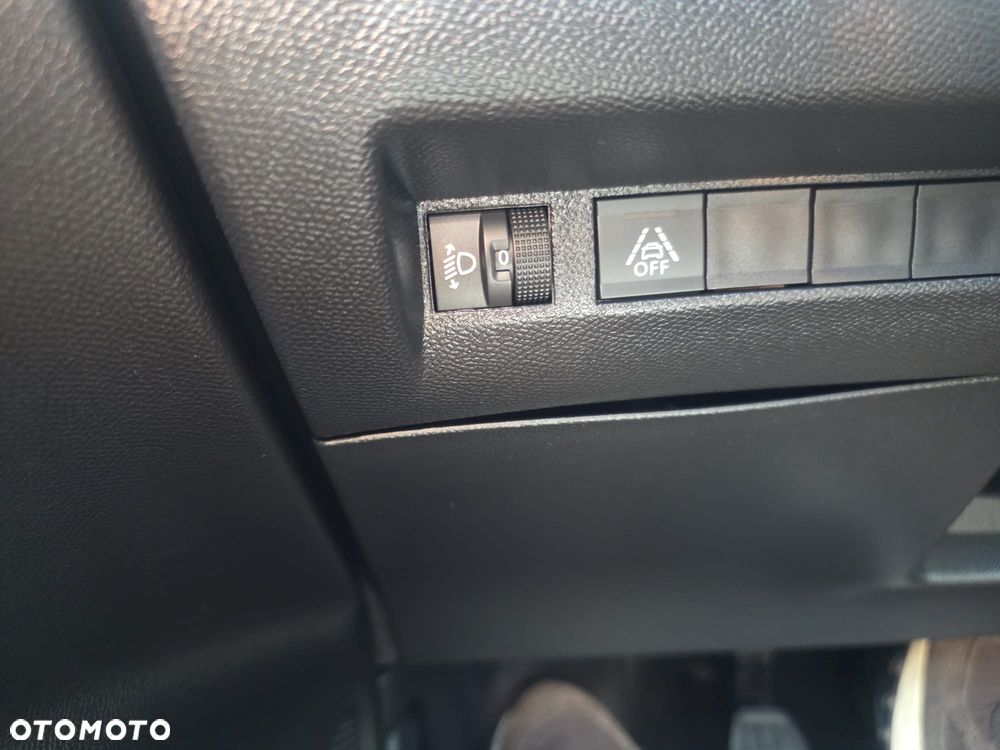 Peugeot 2008 PureTech 100 Business - 24