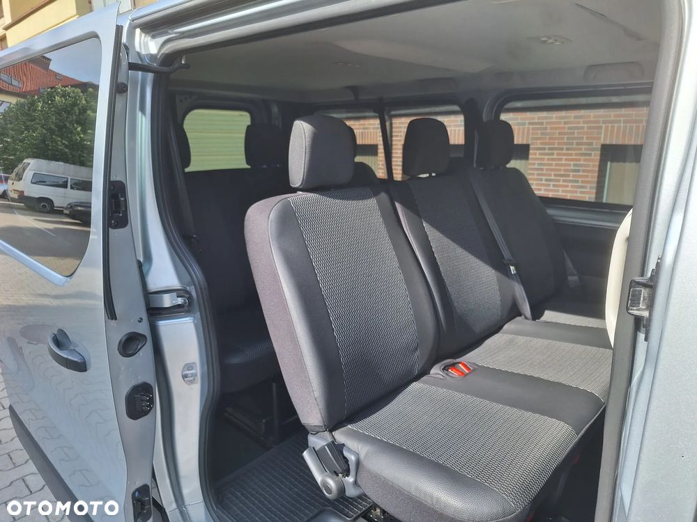 Renault Trafic 2.0 dCi - 12