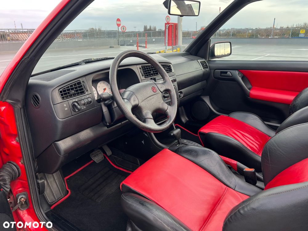 Volkswagen Golf - 25