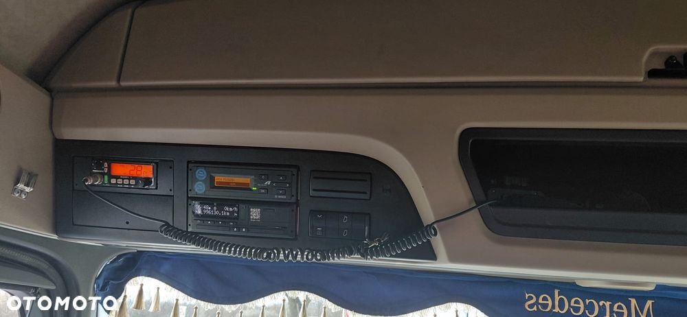 Mercedes-Benz 1845 - 8