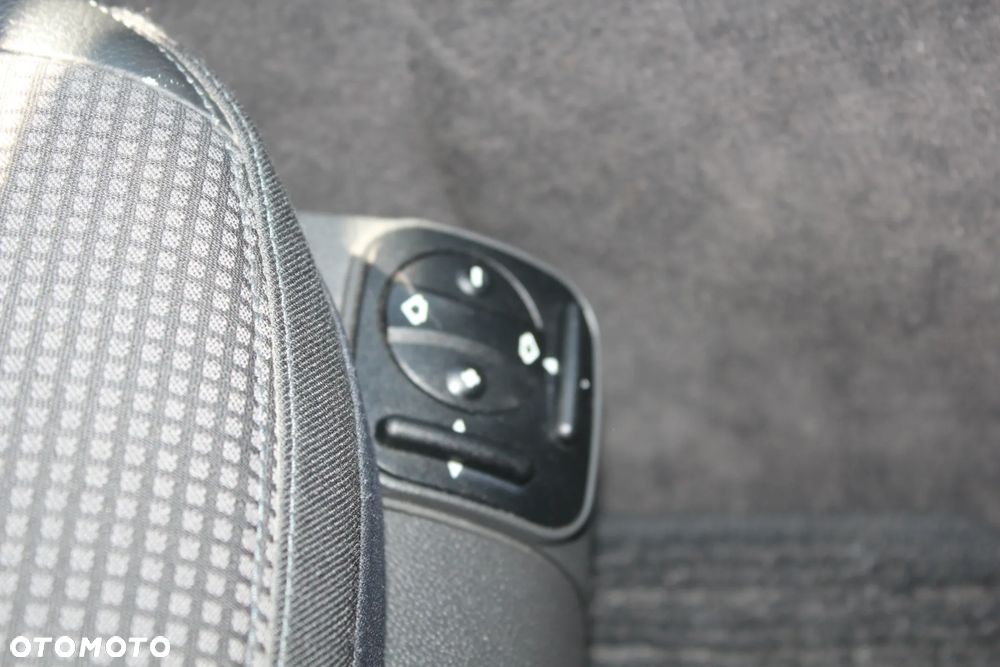 Mercedes-Benz Klasa E 500 4Matic Automatik Avantgarde - 14