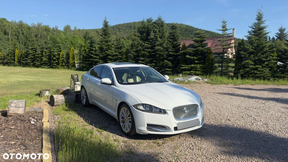Jaguar XF 2.0 T Premium Luxury - 2