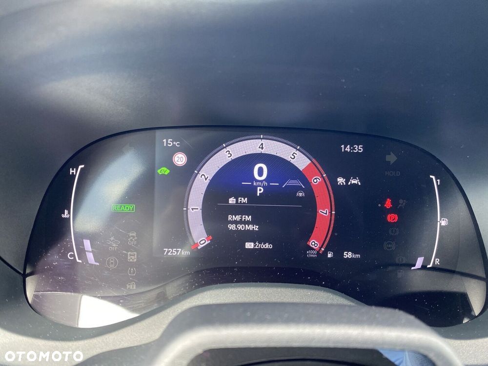 Toyota Yaris Hybrid 1.5 Style - 9