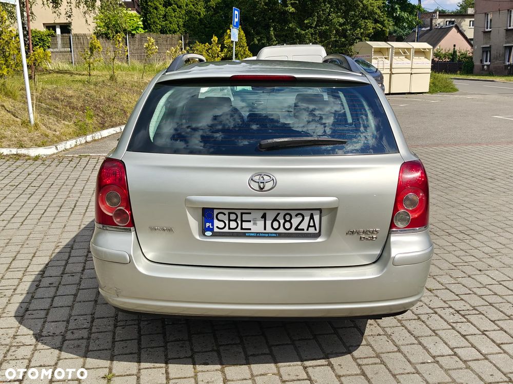 Toyota Avensis 2.0 D-4D Premium - 12