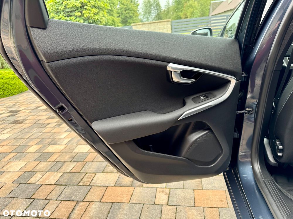 Volvo V40 D3 Momentum - 11