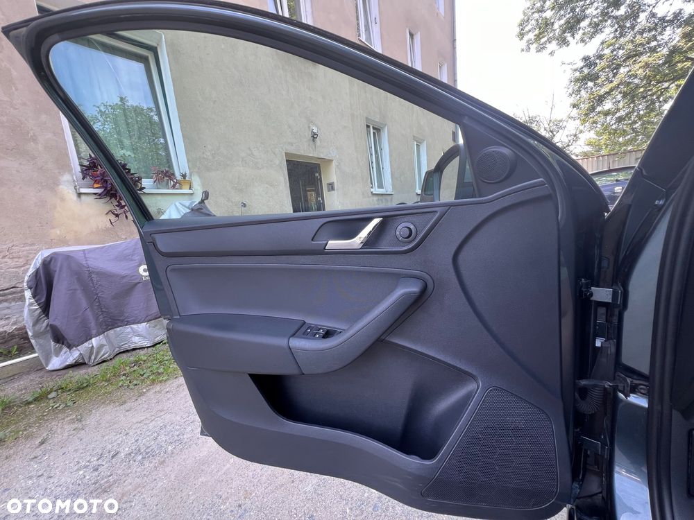 Skoda RAPID 1.2 Active - 31