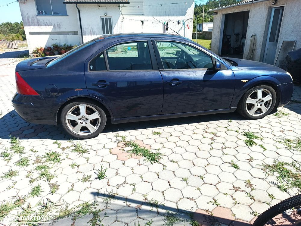 Ford Mondeo 2.0 TDdi Ghia - 4