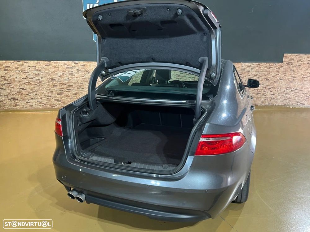 Jaguar XF - 17