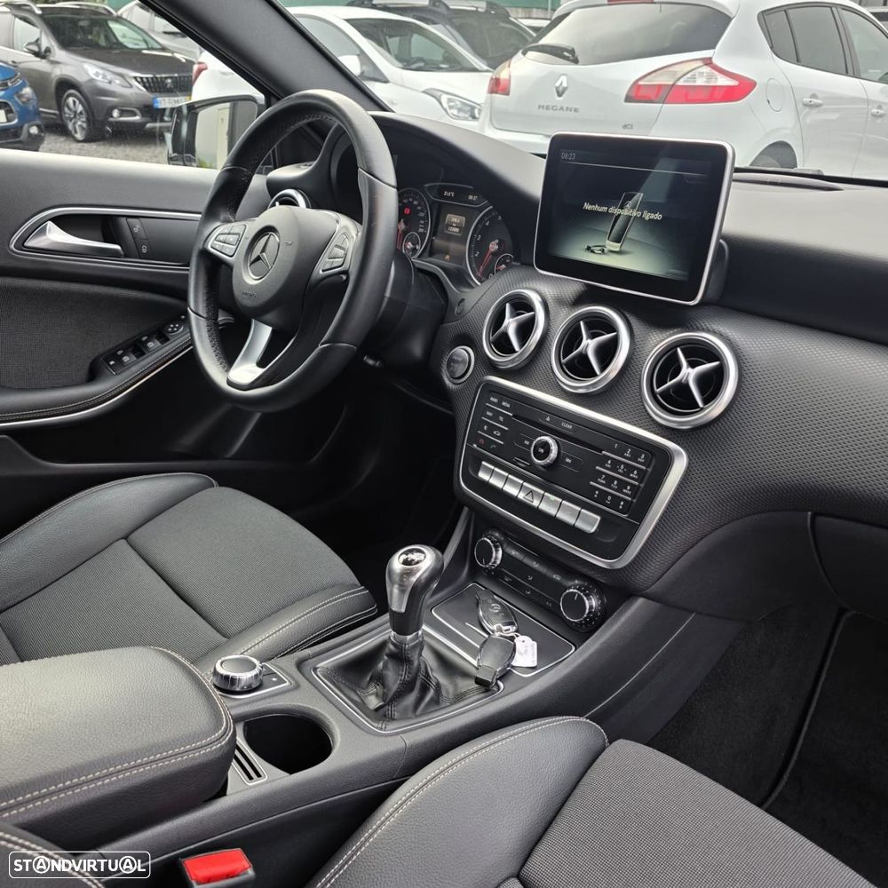 Mercedes-Benz A 180 Dynamic Edition - 29
