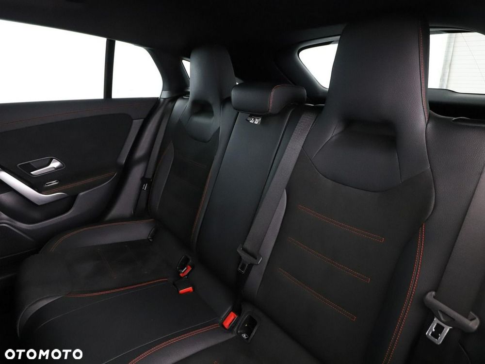Mercedes-Benz CLA 250 e PHEV AMG Line 8G-DCT - 18