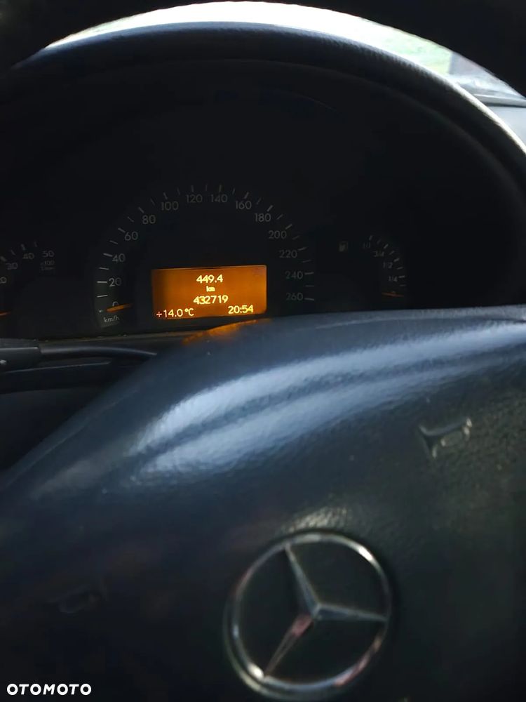 Mercedes-Benz Klasa C 220 T CDI Elegance - 6