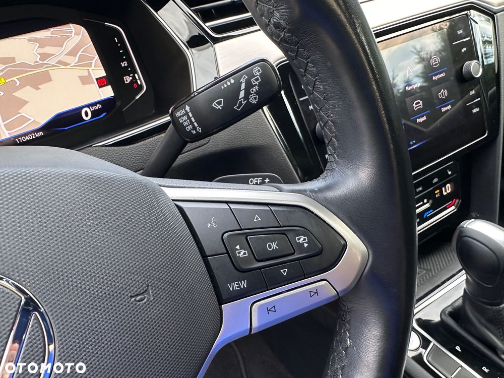 Volkswagen Passat Variant 2.0 TDI SCR DSG Elegance - 36