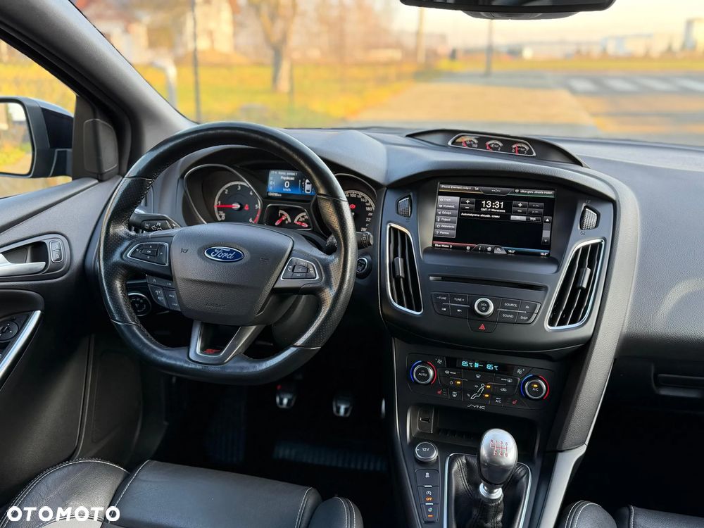 Ford Focus 2.0 TDCi ST - 28