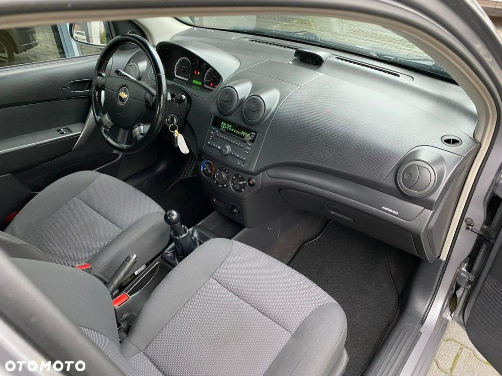 Chevrolet Aveo 1.2 16V LS - 11