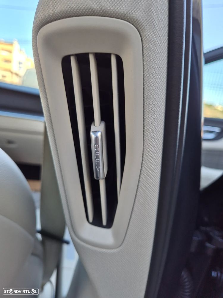 Volvo V60 2.0 D3 Momentum Plus - 46