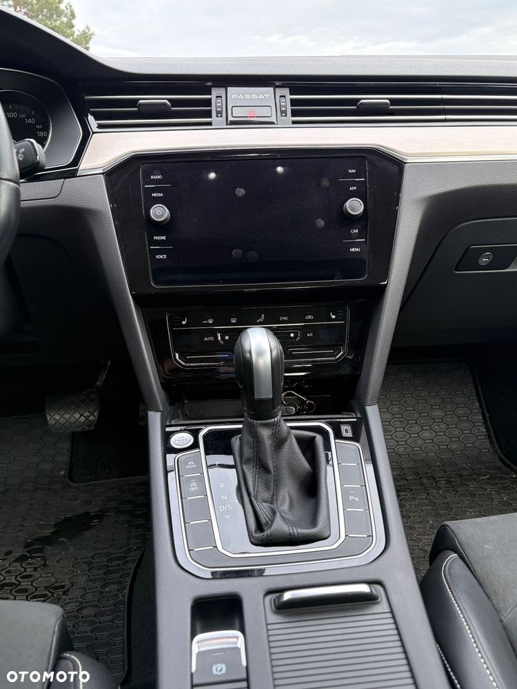 Volkswagen Passat 2.0 TSI Elegance DSG - 12