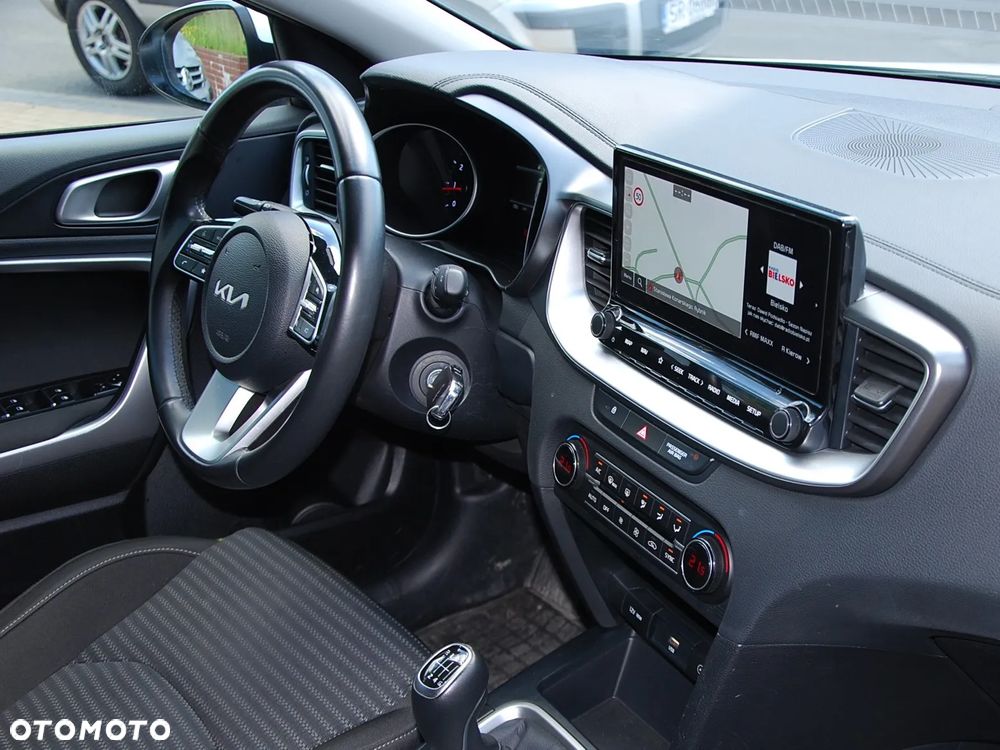 Kia Ceed - 10
