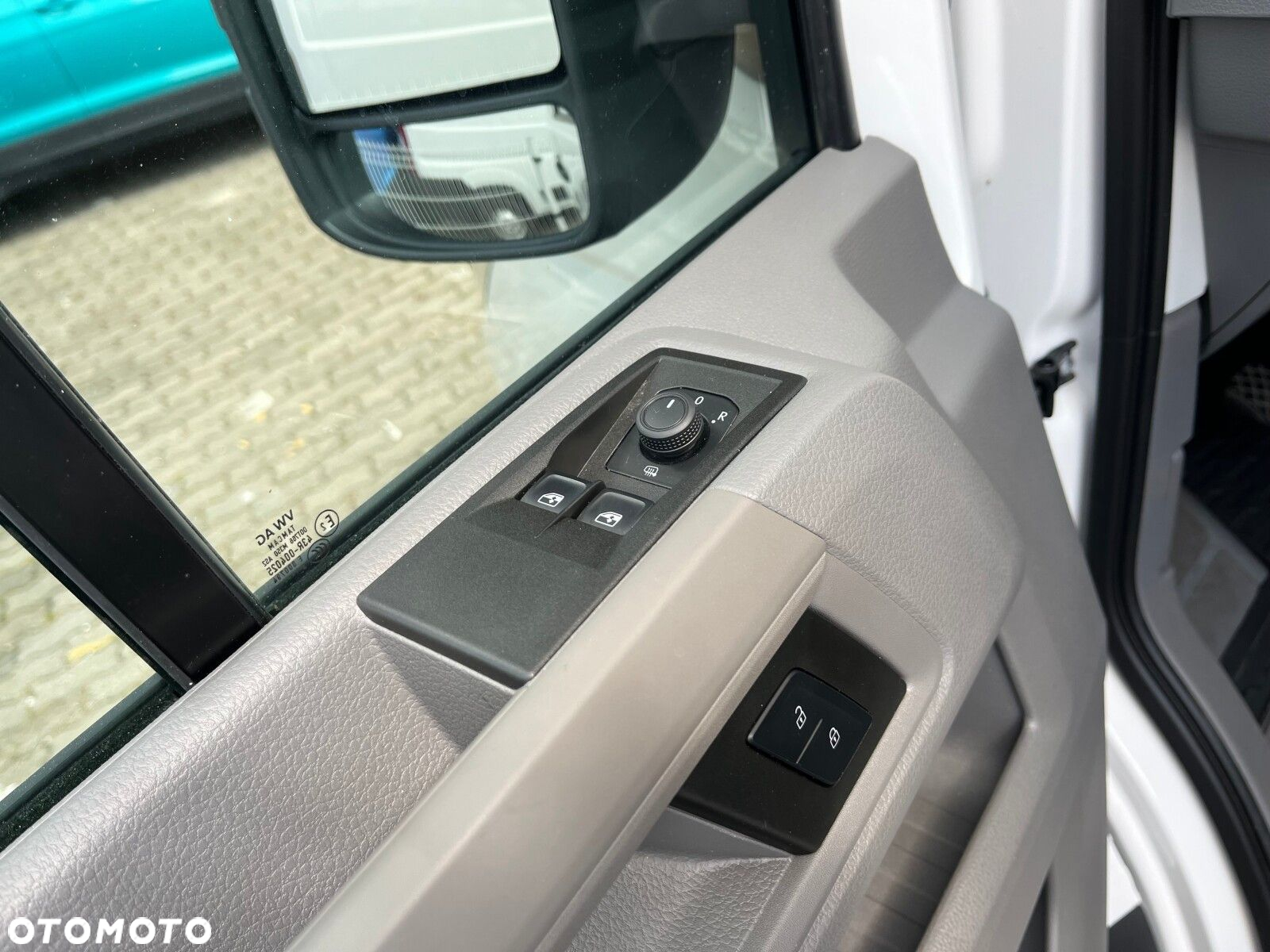 Volkswagen Crafter Furgon 4490 177KM L3H2 - 31