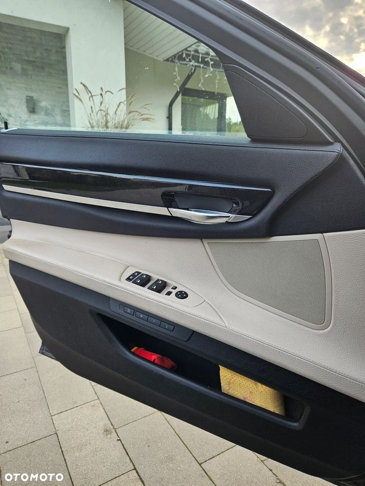 BMW Seria 7 730d - 12
