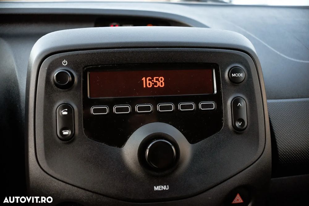 Toyota Aygo 1.0 VVY-I 5 usi X - 24