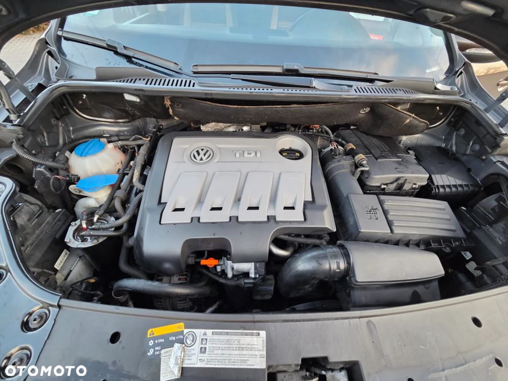Volkswagen Touran 2.0 TDI DPF DSG Highline - 36