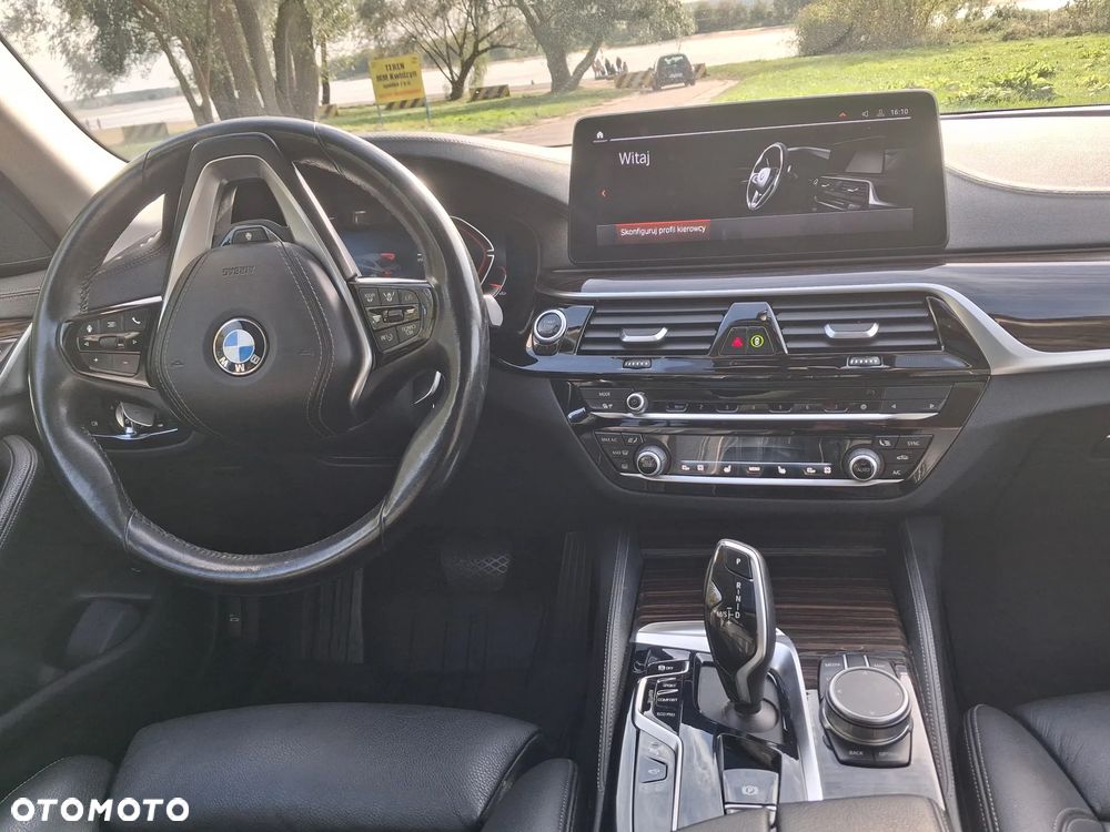 BMW Seria 5 530e iPerformance Luxury Line - 10