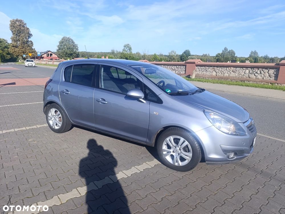 Opel Corsa 1.4 Cosmo - 2