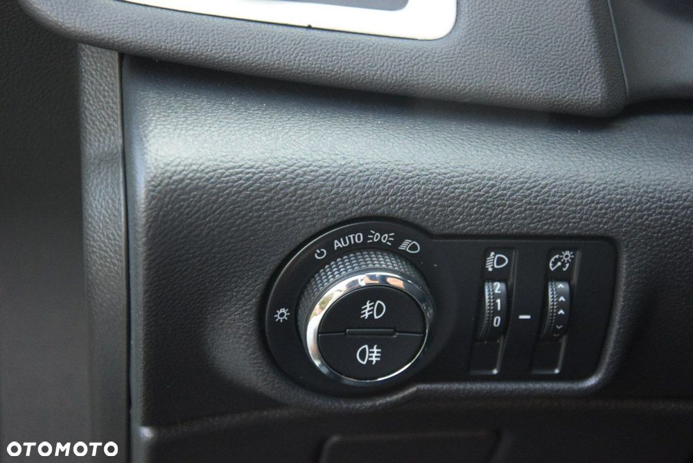 Opel Astra 1.4 Turbo Design Edition - 29