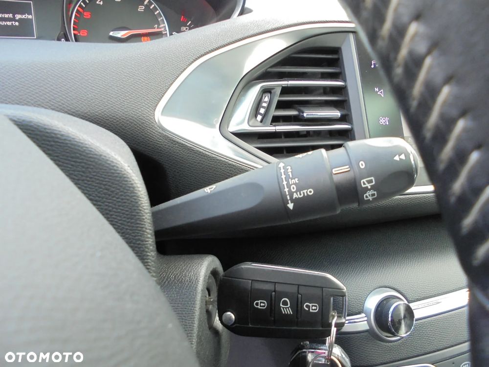 Peugeot 308 BlueHDi 130 Stop & Start Active Business-Paket - 26