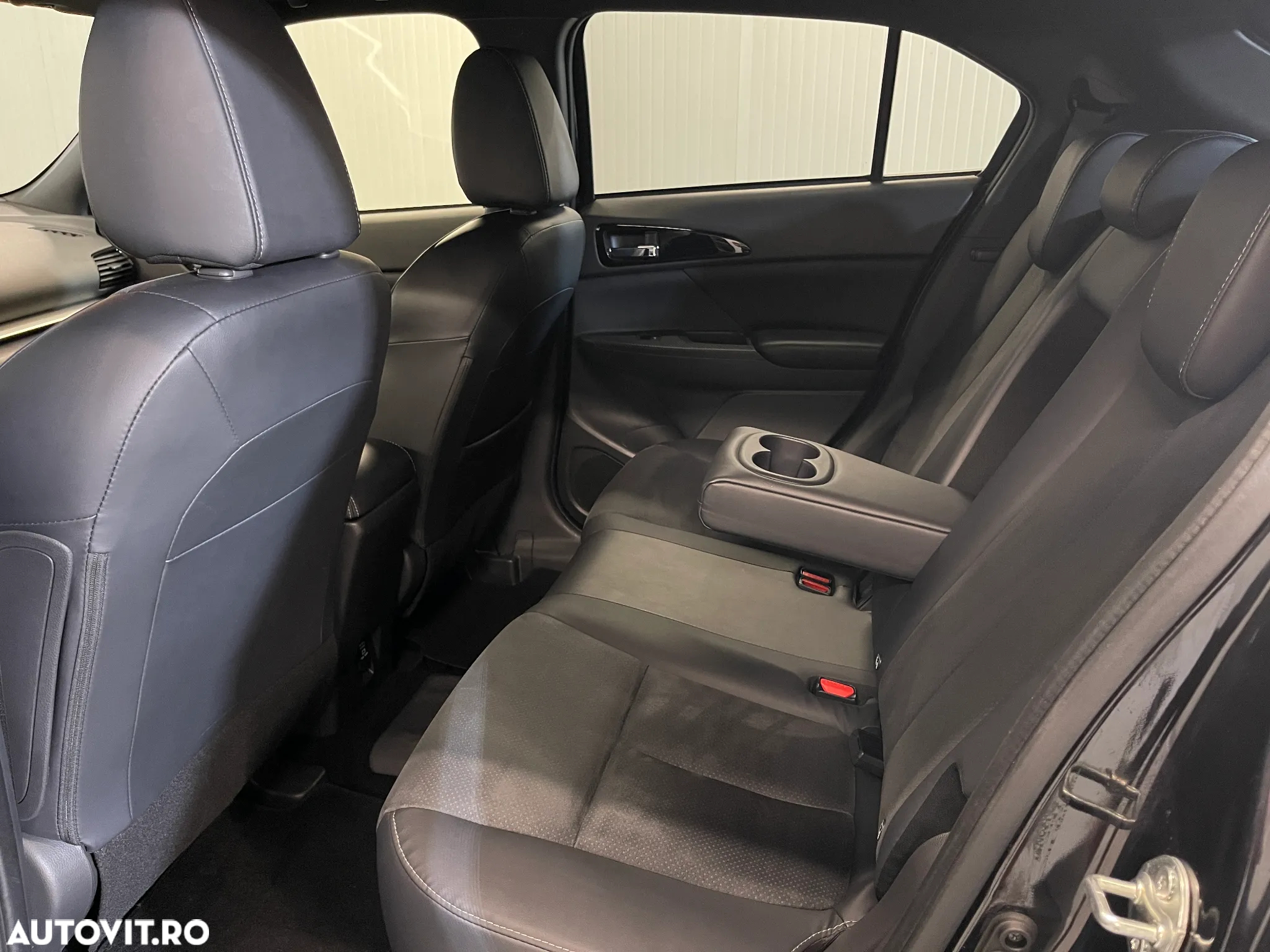 Mitsubishi Eclipse-Cross Plug-In Hybrid 4WD Plus Select - 11