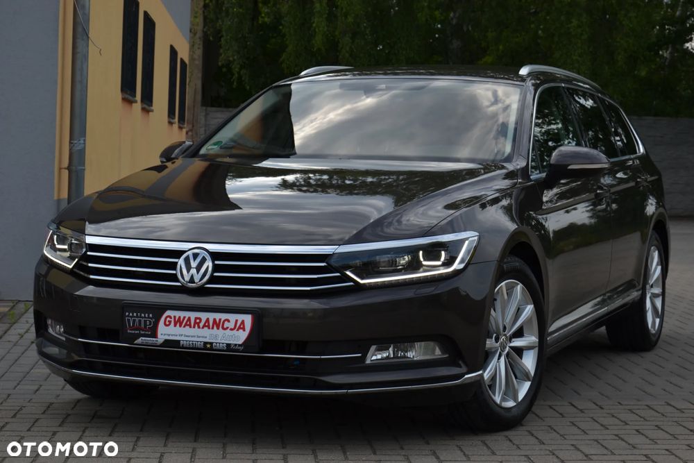 Volkswagen Passat - 1