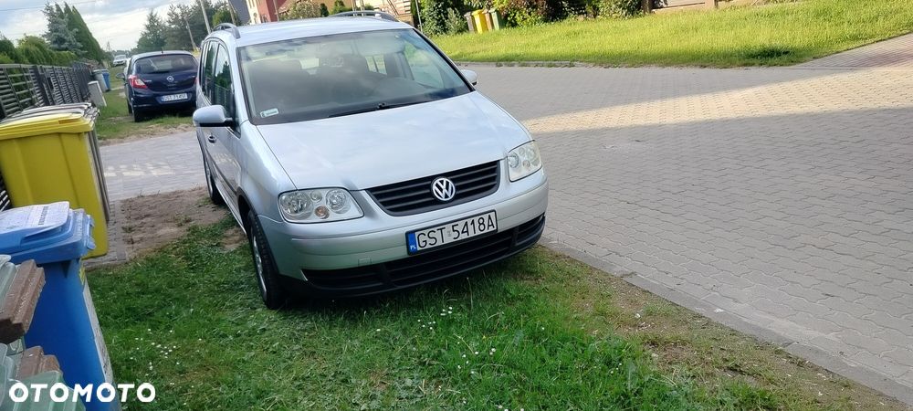 Volkswagen Touran - 1