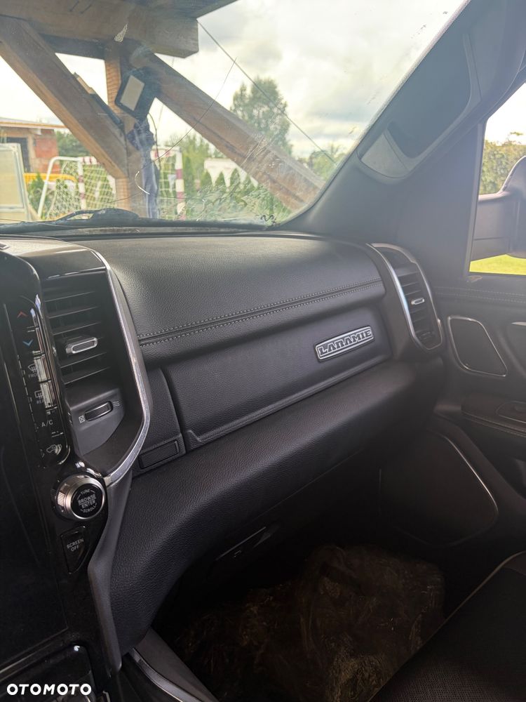 RAM 1500 5.7 Crew Cab Laramie - 8