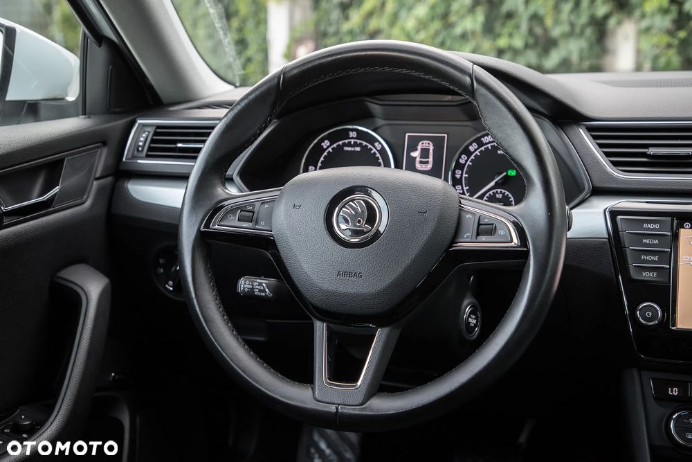 Skoda Superb 2.0 TDI 4x4 DSG Style - 32