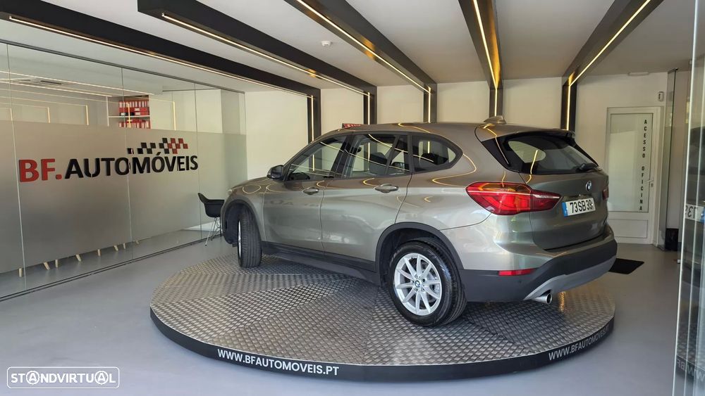 BMW X1 18 d sDrive Auto - 4
