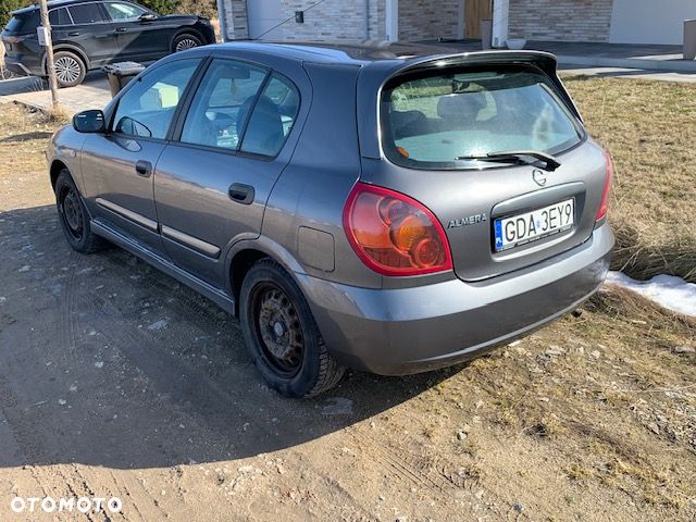 Nissan Almera 1.5 acenta PLUS - 10