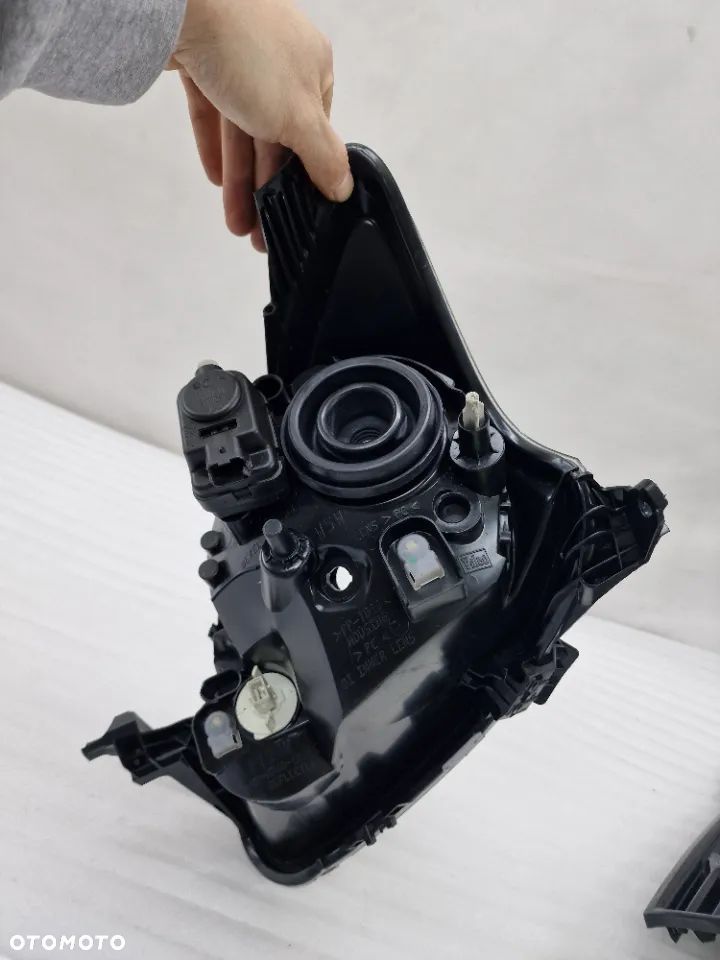 TOYOTA AYGO I PRAWA 05- LAMPA PRZEDNIA PRZÓD , NR 89092755 , NR AUKCJI LL603 - 13