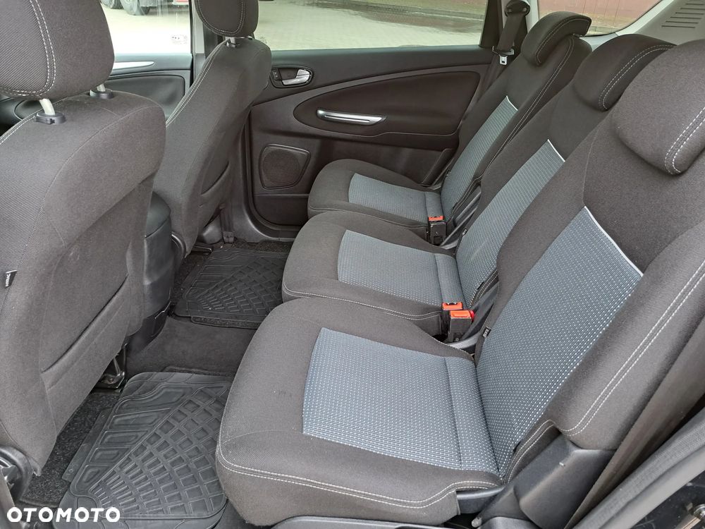 Ford S-Max - 27
