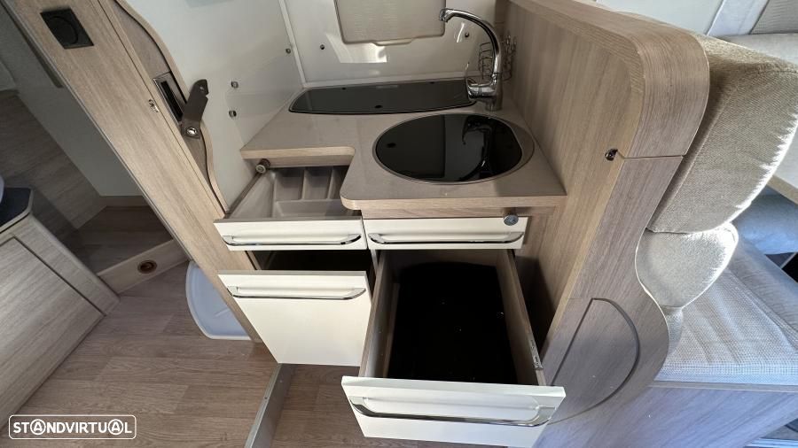 Rapido Serie 6F 680 FF C.central e basculante - 37