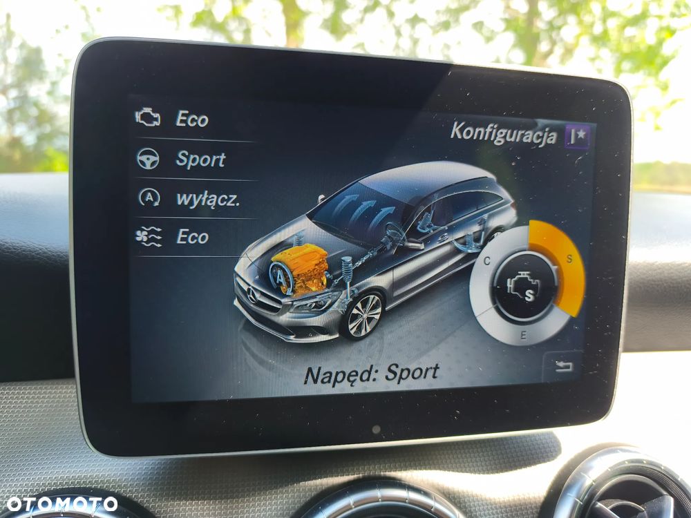 Mercedes-Benz CLA 180 AMG Line - 25
