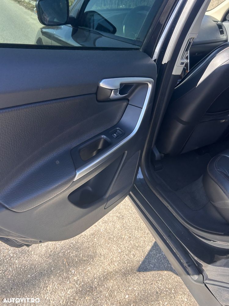 Volvo XC 60 D5 AWD Aut. Momentum - 7