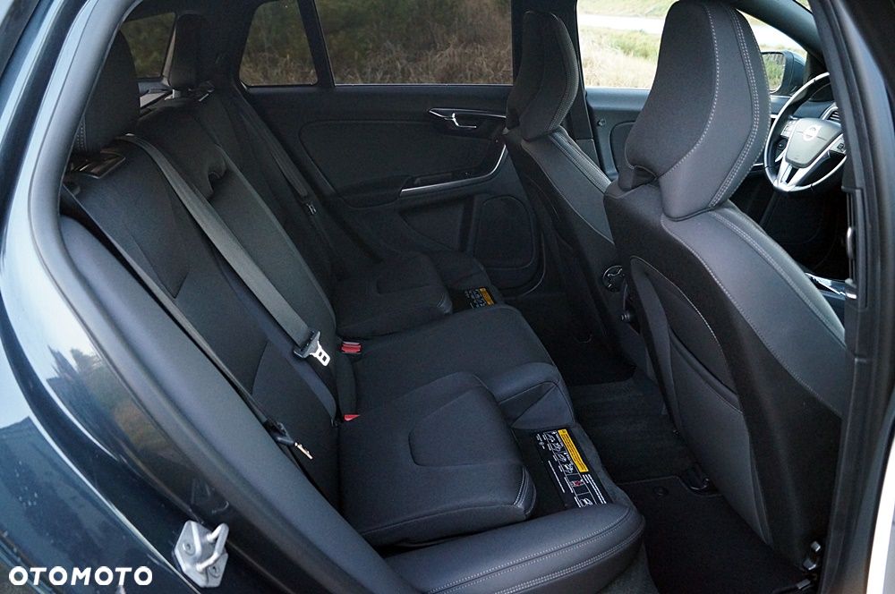 Volvo V60 D4 Geartronic Summum - 27