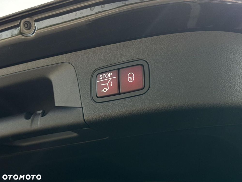Mercedes-Benz GLA - 27