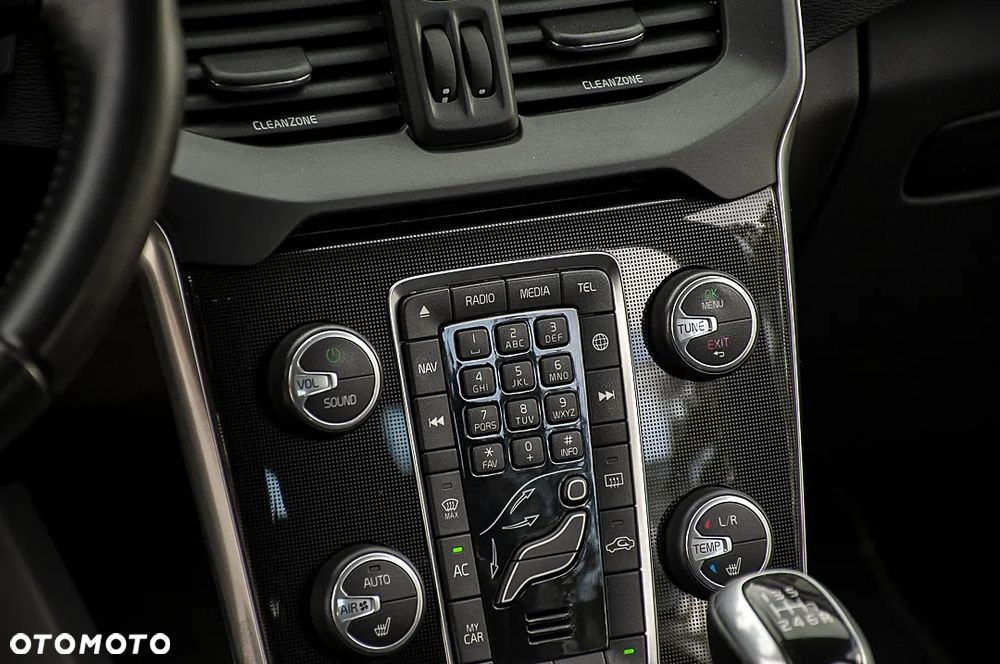 Volvo V40 D2 Drive-E Momentum - 34