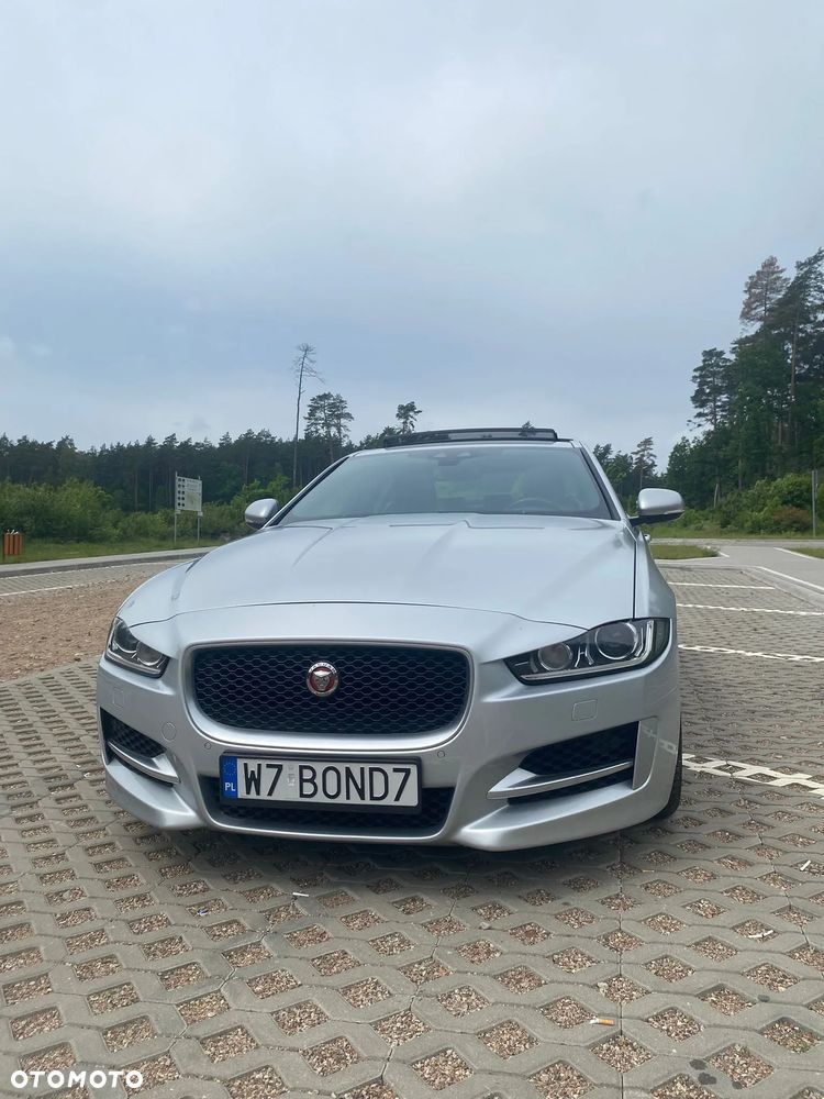 Jaguar XE 2.0 D AWD R-Sport - 22