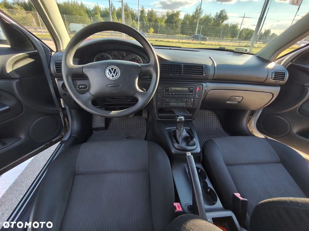 Volkswagen Passat 1.9 TDI Basis - 3