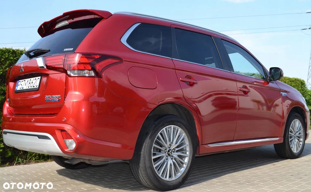 Mitsubishi Outlander 2.4 4WD Spirit - 4